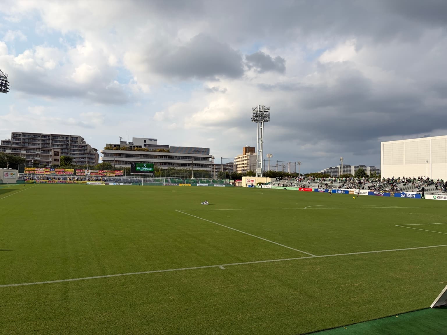 味の素フィールド西が丘のピッチ全景